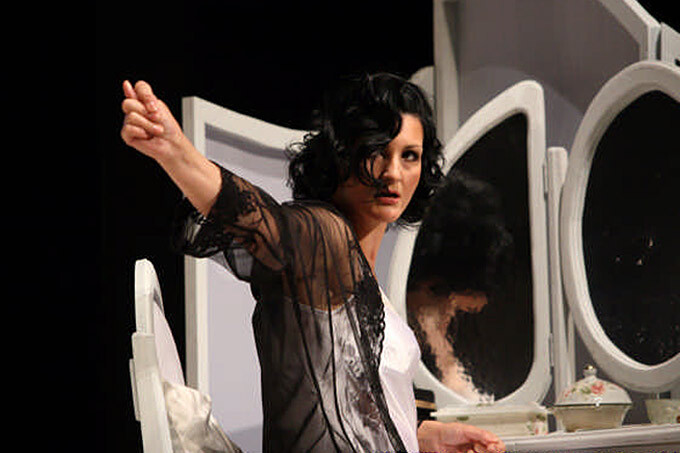 Зойкина квартира