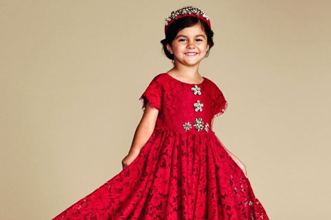 ​Dolce & Gabbana представили коллекцию вечерних детских платьев