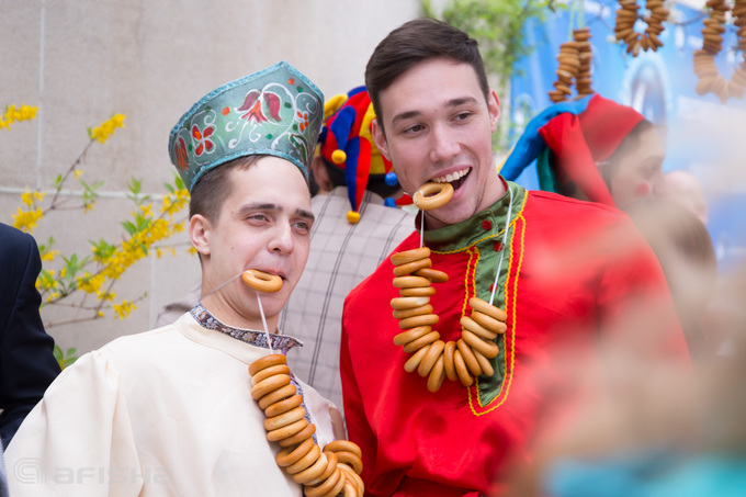 Празднование широкой Масленицы в Ташкенте