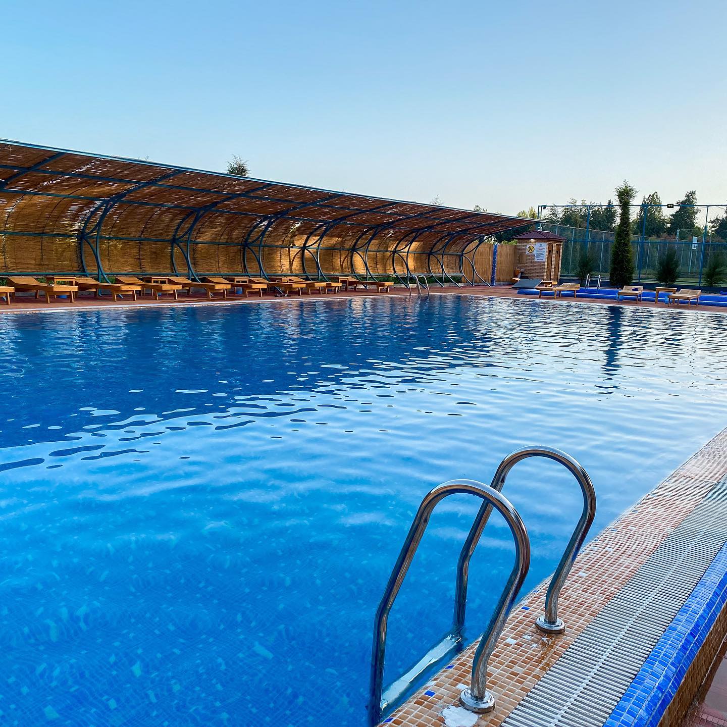 Ularning bitta qizi bor Sovunli porno massaj onlayn