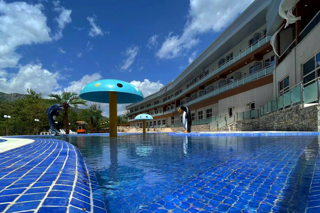 Eshakni yalayotgan itcha uslub mening sikim echinish xonasida qattiq boldi