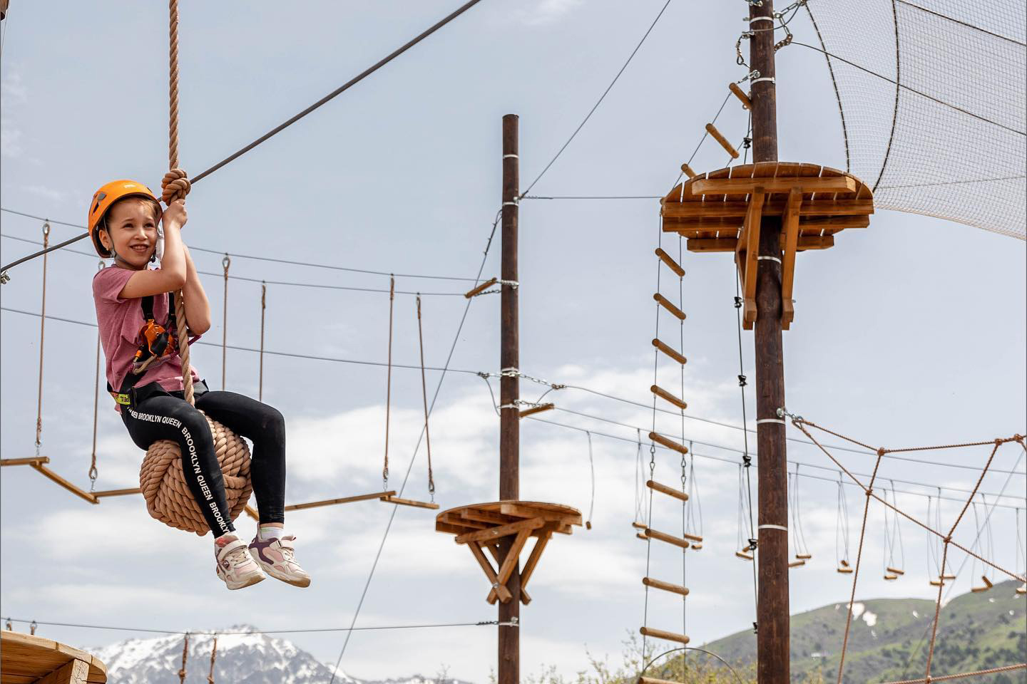 Katta kokrakli joja bilan porno, juda katta