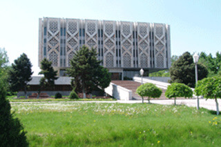 Государственный музей истории Узбекистана