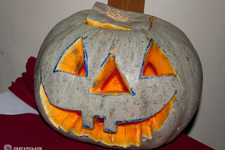 Is It Halloween? / Пирамиды