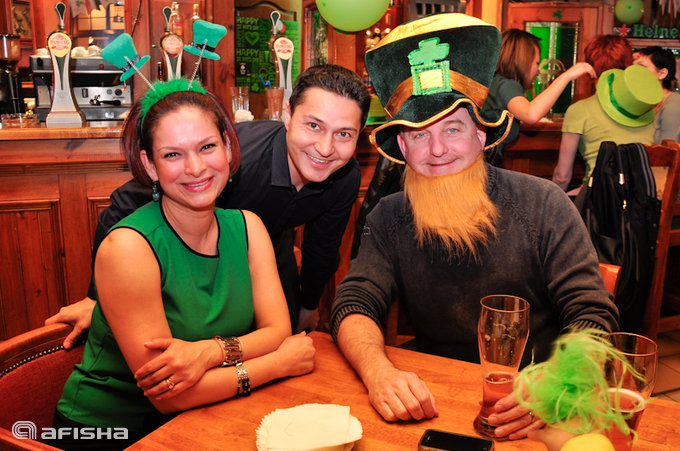 Happy St. Patrick's Day / Irish Pub