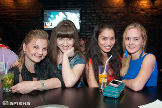 Back to 90's' Party / CMI bar