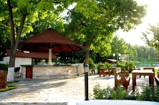 Gusto Garden Bar