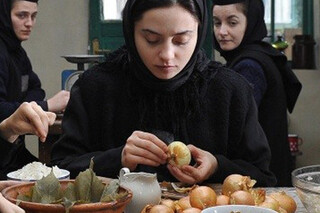 За холмами