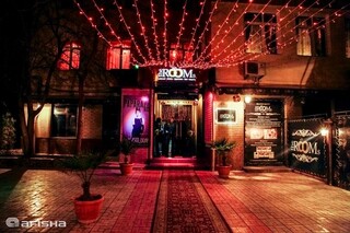 Paparazzi night / The Room's