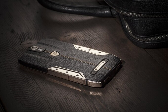 Смартфон для селфи за 6000 долларов