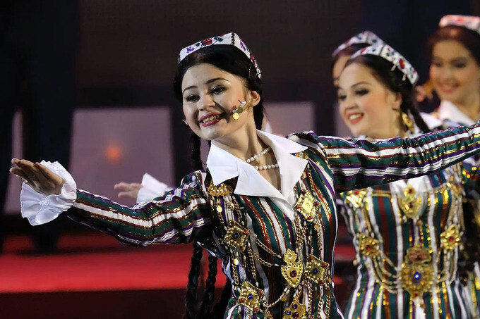 ​День Национальной Эстетики в April