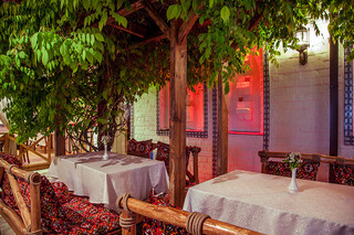 Dastarhan Restaurant & Lounge Bar