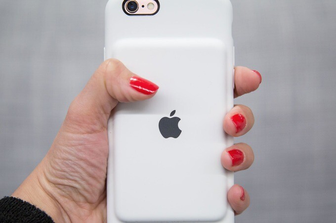 Apple выпустила чехол для iPhone с зарядкой