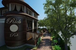 Rich pub