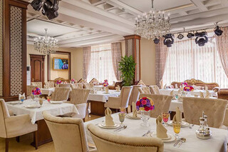 MONA Restaurant & Lounge