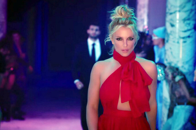 Бритни Спирс выпустила клип на песню Slumber Party