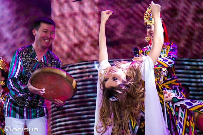 Amerika jinsiy instituti filmi Kirish yolida yalangoch jojalar video