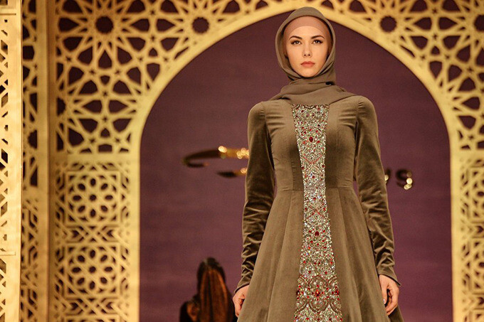 Дочь Рамзана Кадырова выпустила модную коллекцию