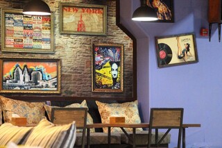Retro Dinamo Cafe
