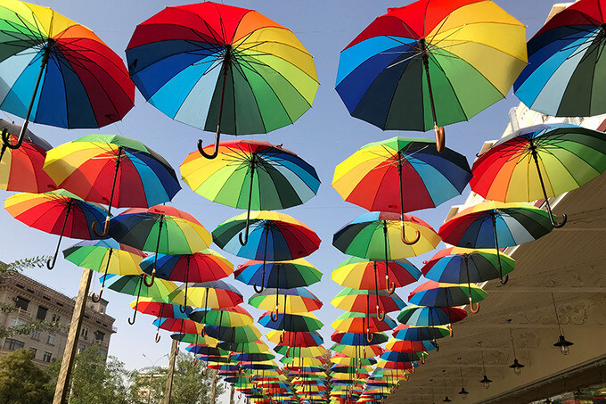 Новая аллея парящих зонтов в Ташкенте