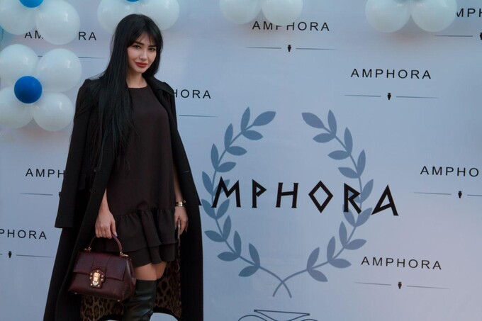 Греческая таверна Amphora открылась в новом формате