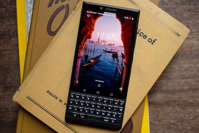 Вышел новый смартфон от BlackBerry KEY2