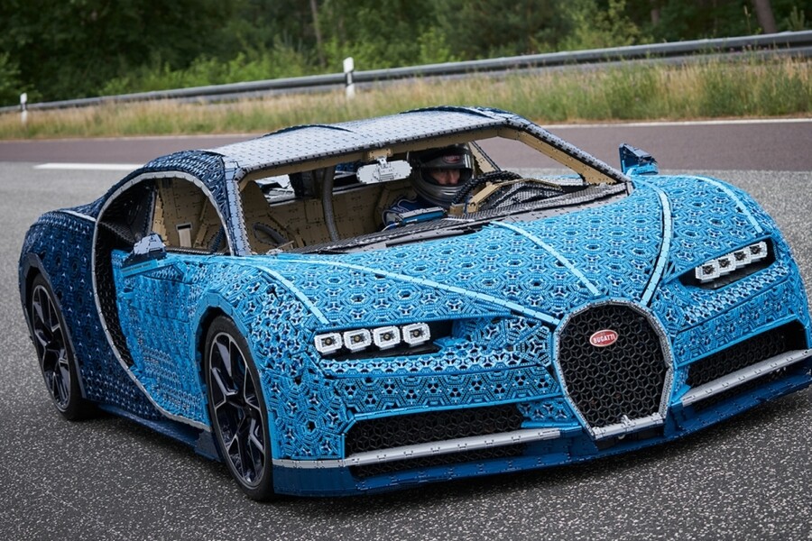 Lego построили полноразмерную модель Bugatti Chiron. Она ездит