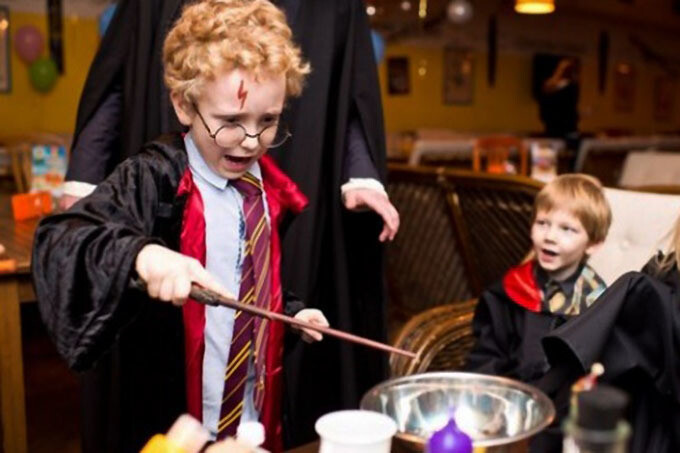 Детская вечеринка в стиле «Гарри Поттер» в ​Steam bar
