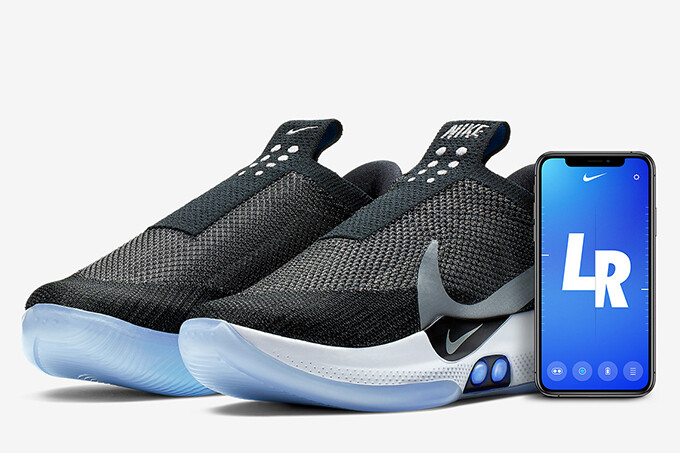 Nike представила «умные» кроссовки с автошнуровкой