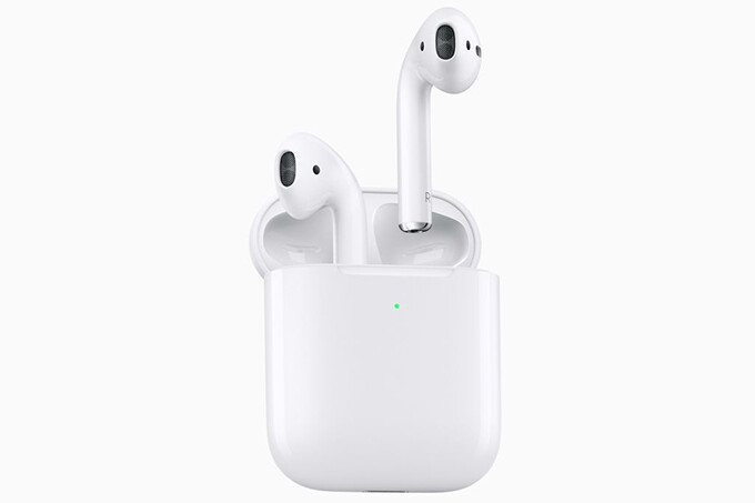 Apple представила наушники AirPods 2