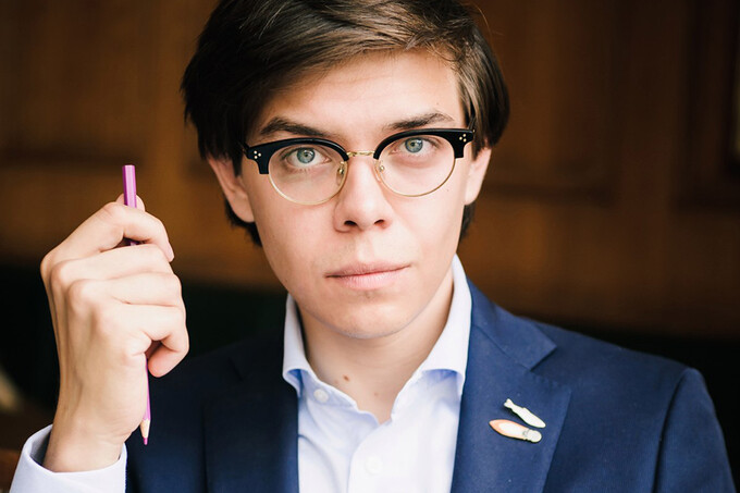 Российский историк моды Тим Ильясов проведет лекции о моде