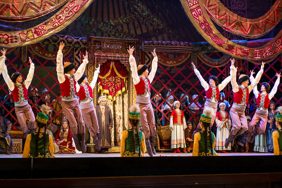 Дебют труппы «Астана Опера» на сцене театра Навои