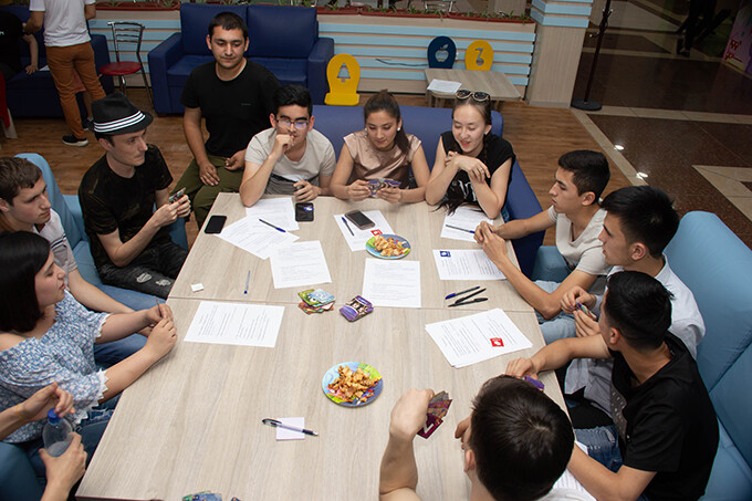 Игра «4 стула» в Vega Centre