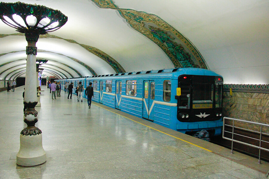 В Ташкентском метрополитене заработал бесплатный интернет