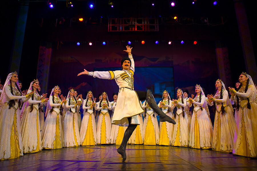 Концерт ансамбля танца Дагестана «Лезгинка»