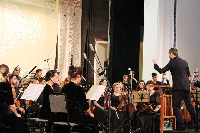 Праздничный концерт национального эстрадно-симфонического оркестра