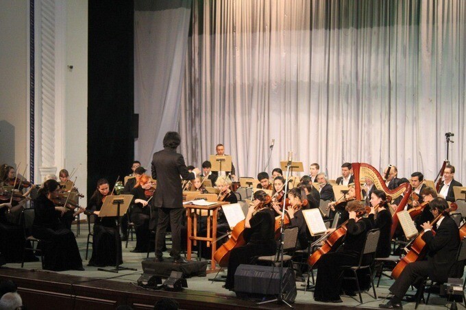 Национальный симфонический оркестр сыграл «Болеро» на телефоны