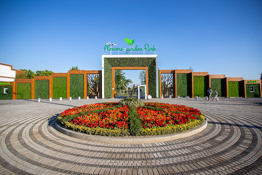 Новое место для отдыха: Flowers Garden Park