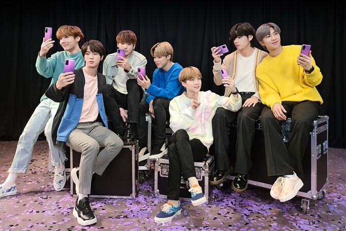 Samsung представила Galaxy S20+ и Galaxy Buds+ в стиле BTS