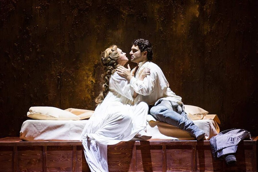 Онлайн-трансляция спектакля «Ромео и Джульетта»