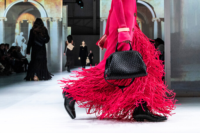 Bottega Veneta представили кампанию аксессуаров Осень-Зима 2020