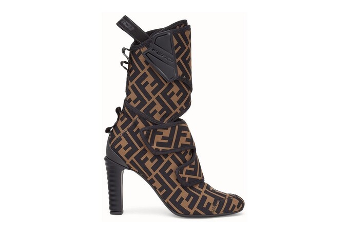 Ботинки с логотипами Fendi стали мастхэвом сезона