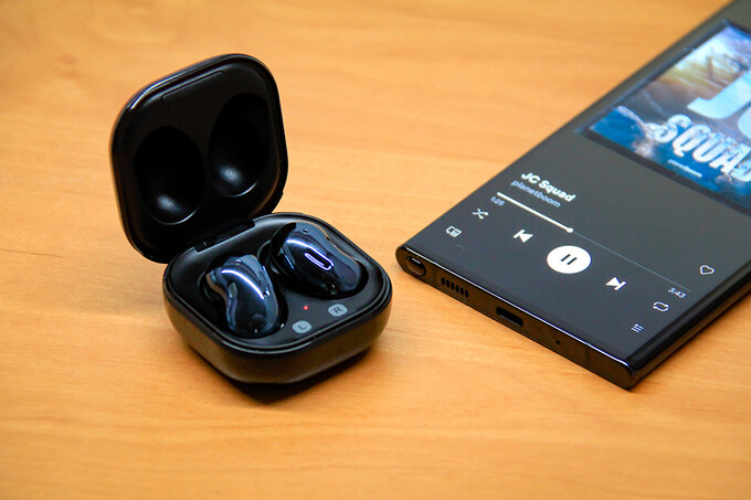 Samsung Galaxy Buds Live: удобные «фасолины» с крутым звуком