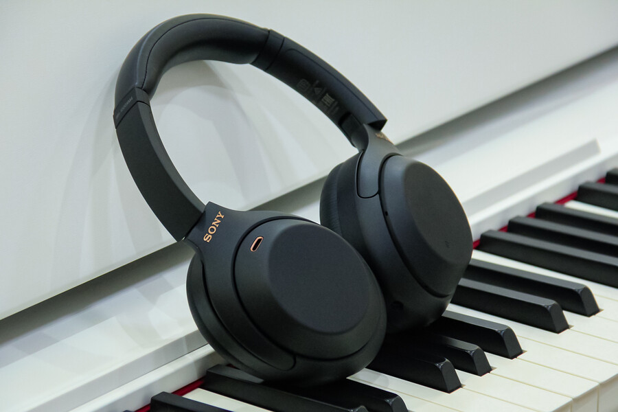 Sony WH-1000XM4 — лучшие беспроводные наушники