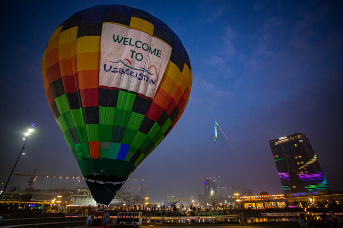 Воздушный шар запустили в парке Tashkent City