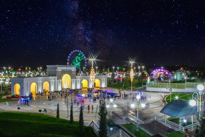 Включаем новогоднее настроение: 7 волшебных фестивалей парка «Ашхабад»