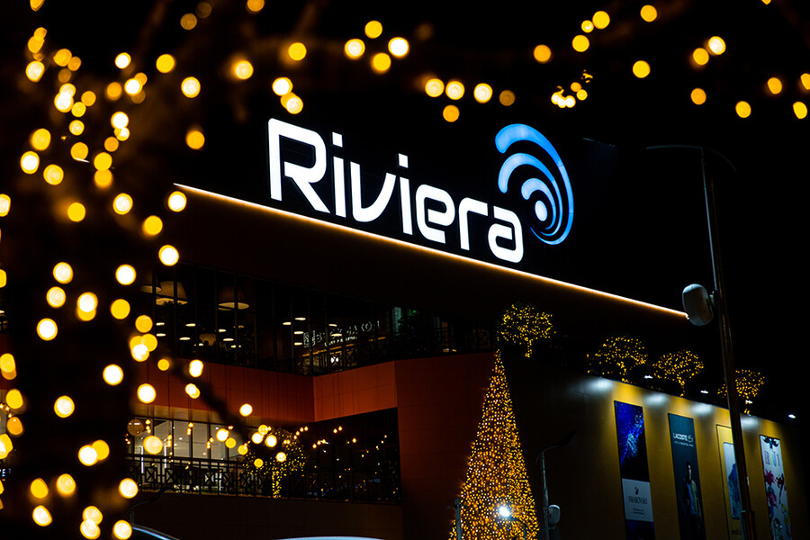 Фото: ТРЦ Riviera украсили к Новому году