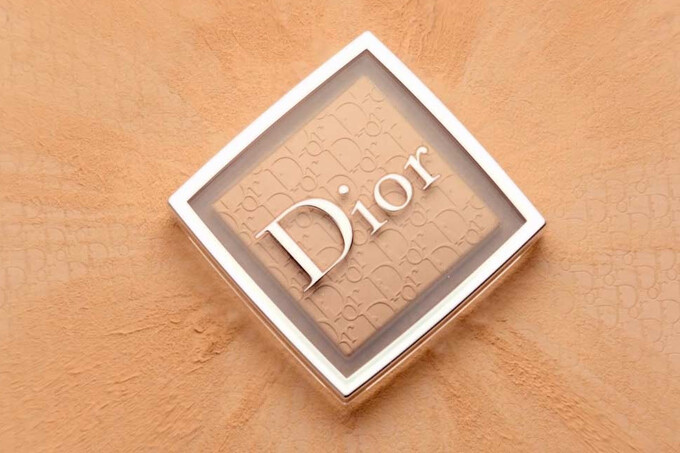 Dior Beauty представили новую пудру Face & Body Powder-No-Powder