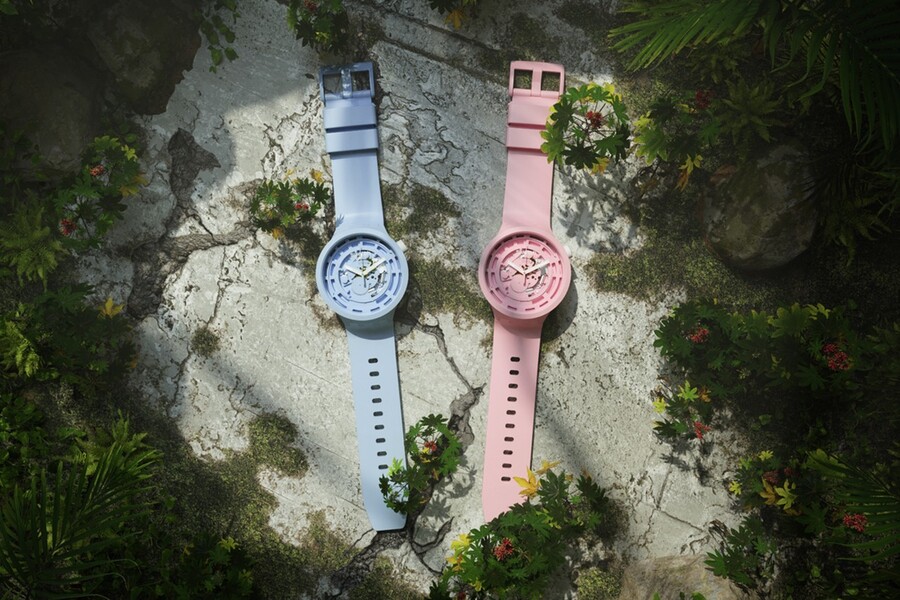 Swatch представили первую в мире коллекцию биокерамических часов