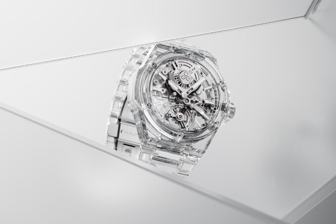 Hublot представили часы Big Bang из сапфира